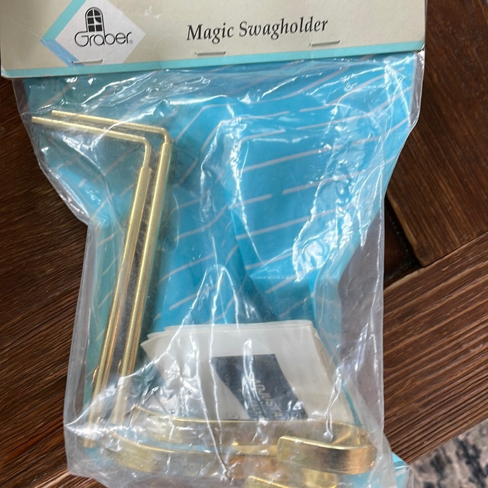 SALE ITEM 4for16 or 5for 15 Bundle sale items and offer with NWT MAGIC SWAGHOLD